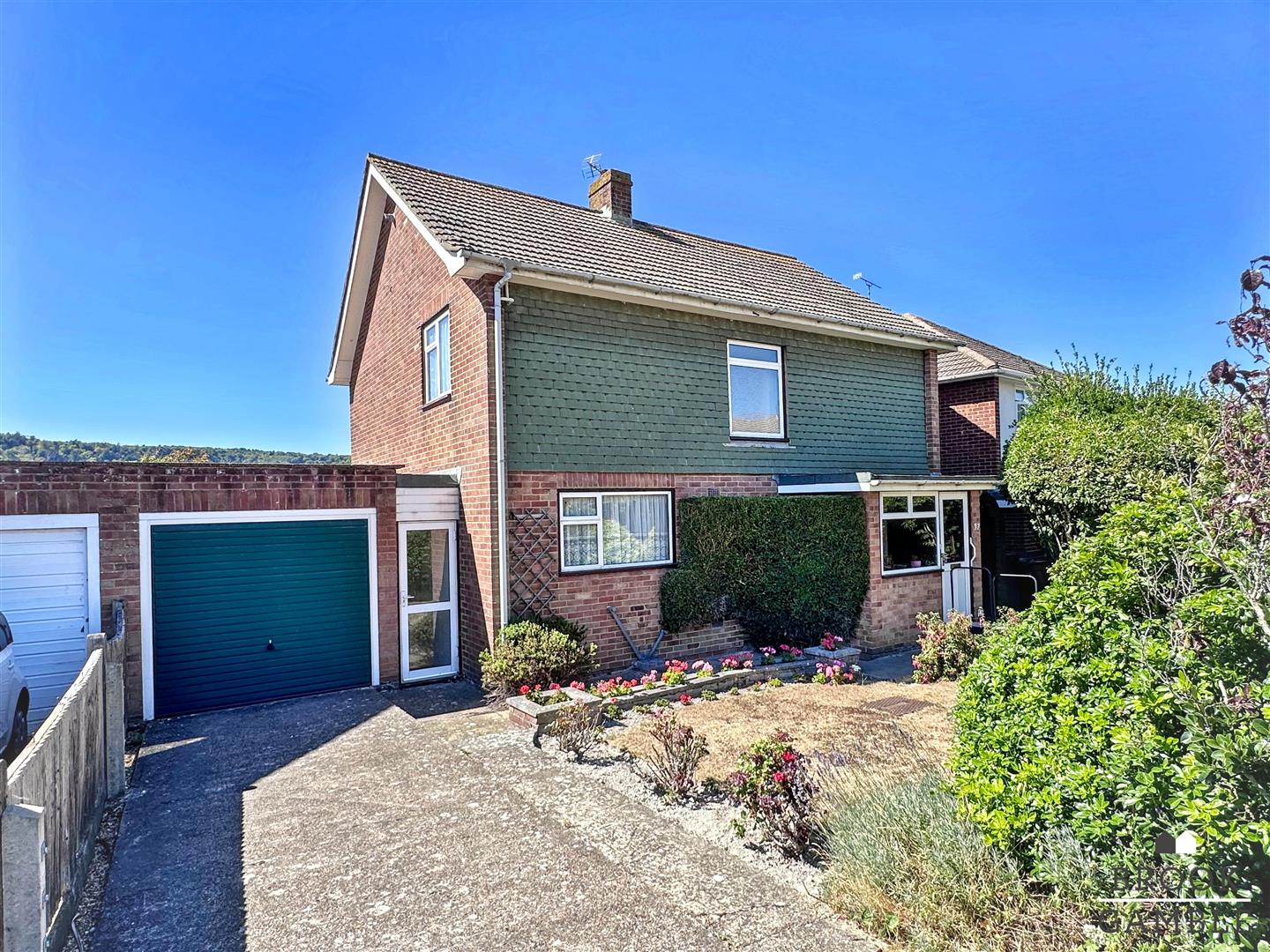 3 Bedroom House for Sale: £450,000. Cobbold Avenue in Eastbourne, East Sussex